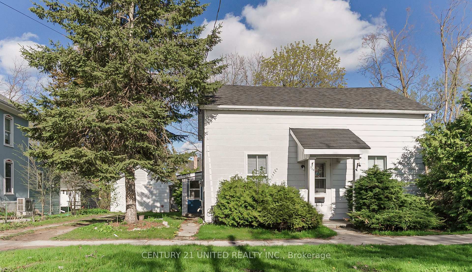 Property Photo: 504 Rubidge Street ON K9H 4E7