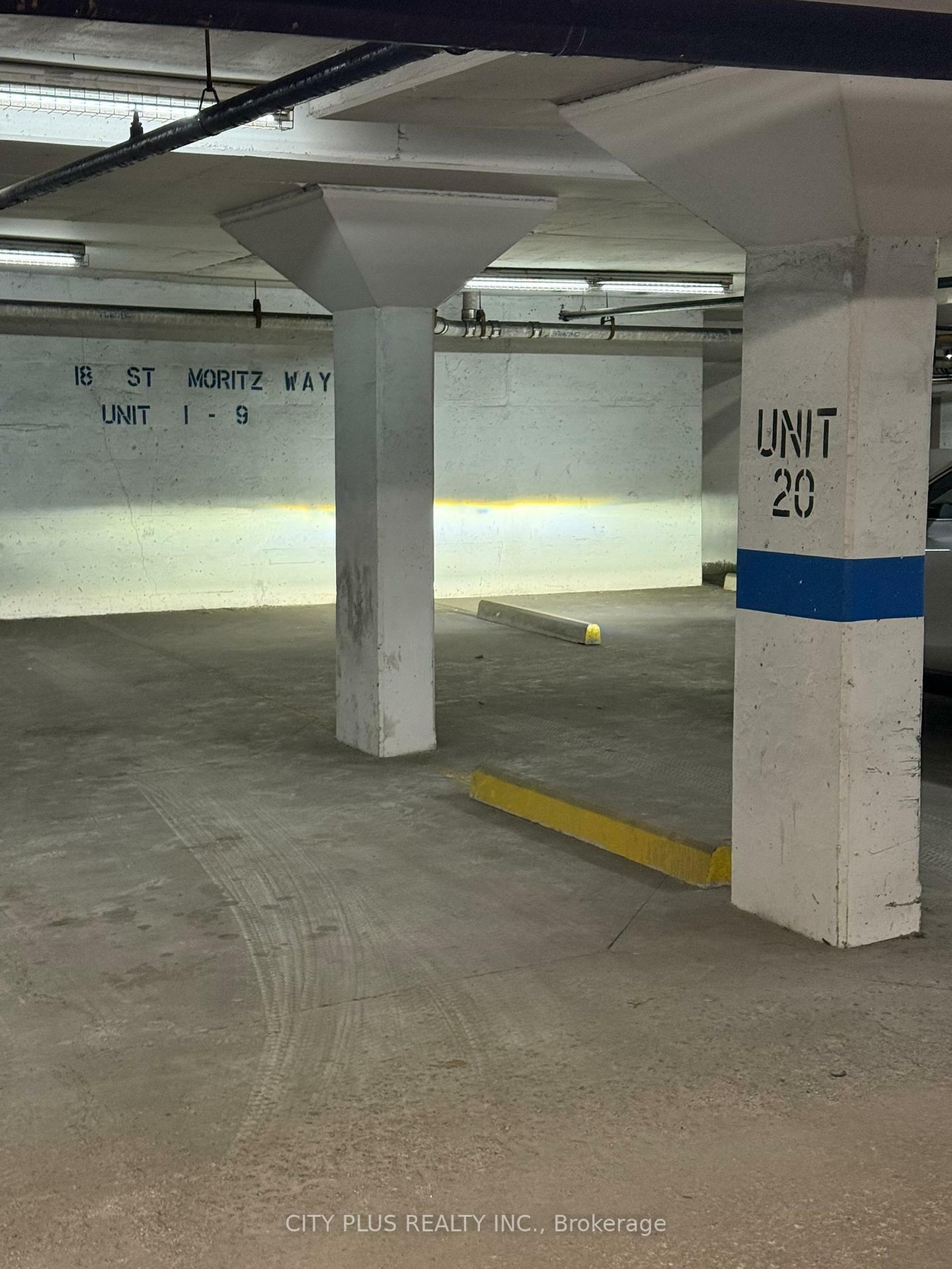 Photo de la propriété: 14 St Moritz Way Parking Level A, 20 ON L3R 4G1