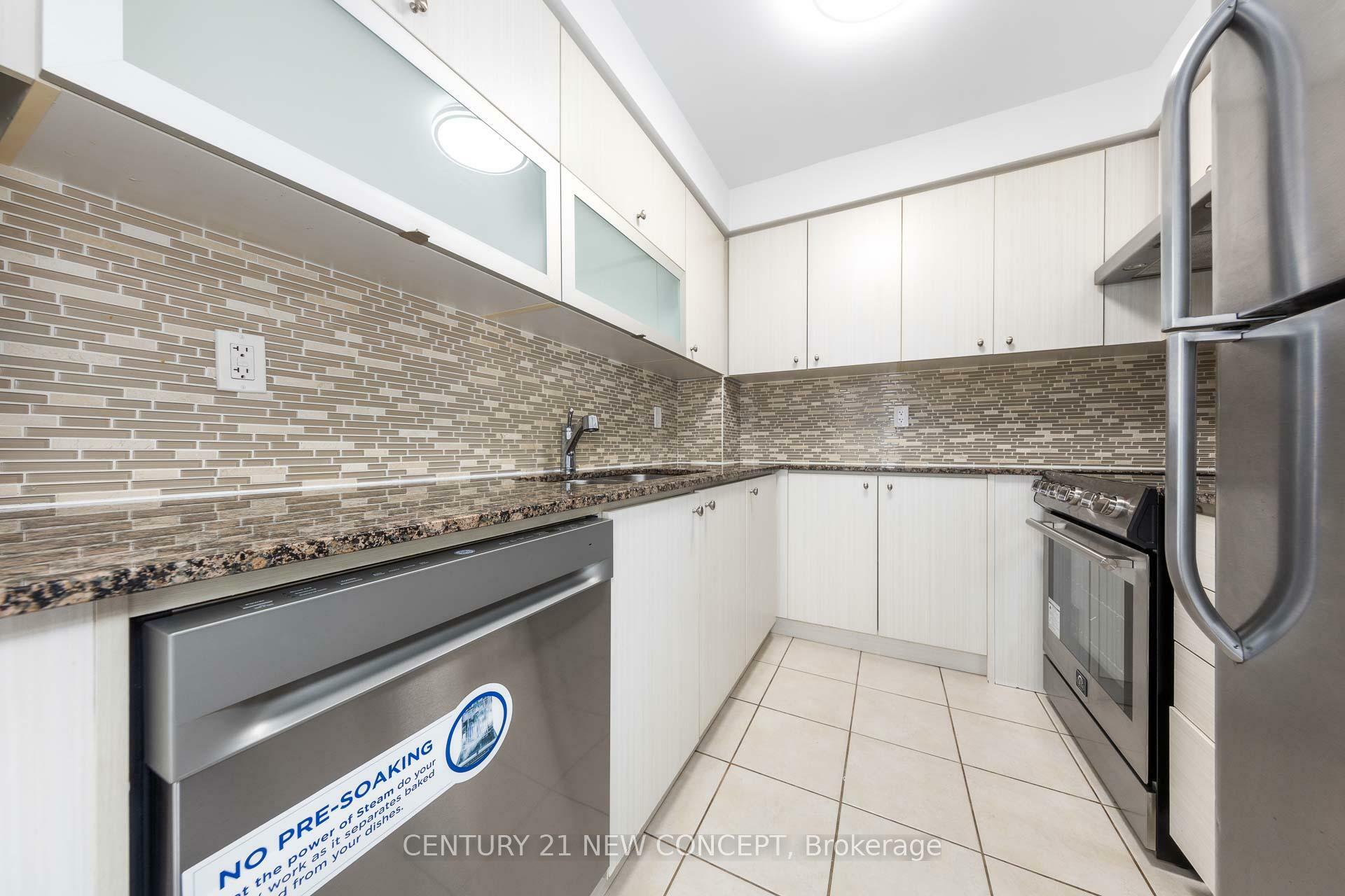 Photo de la propriété: 2015 Sheppard Avenue 903 ON M2J 1W6