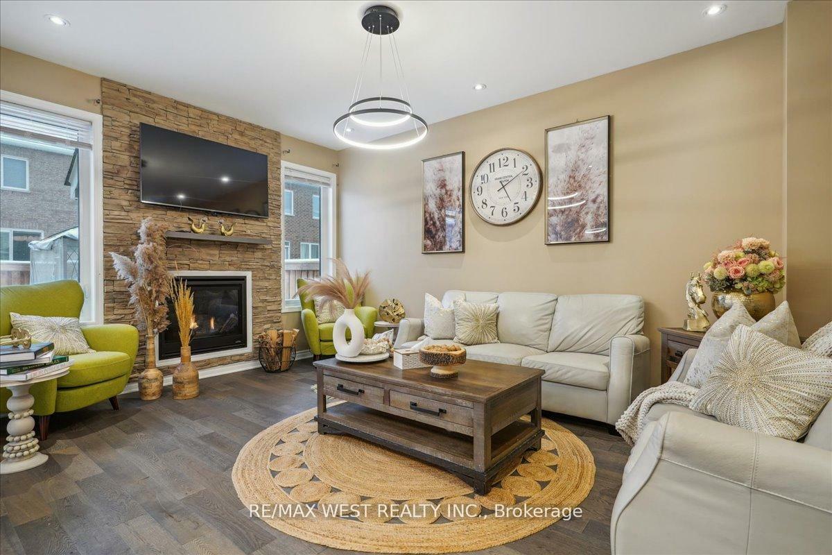 Property Photo: 120 Westfield Drive ON L1P 0G1