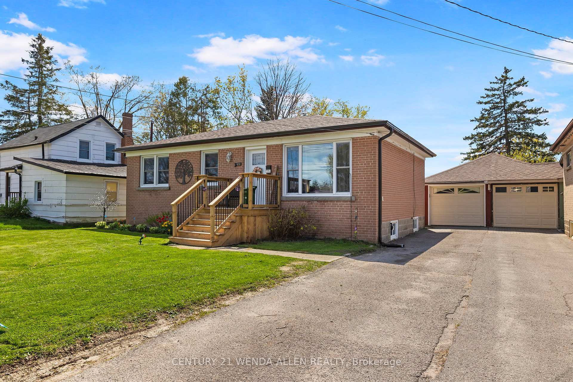 Property Photo: 109 Adelaide Street N ON K9V 4L8