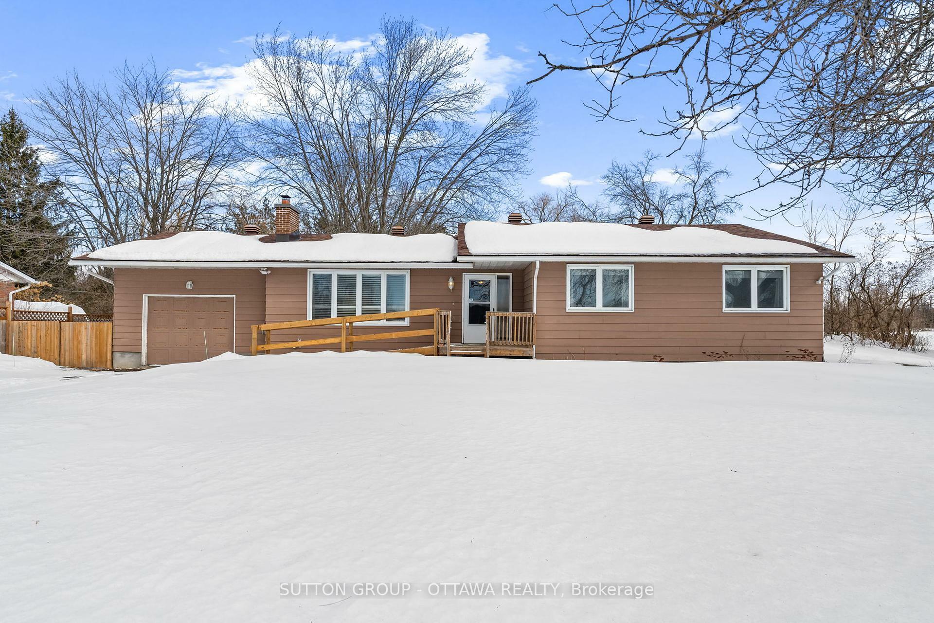 Property Photo: 6489 Rideau Valley Drive N ON K4M 1B3