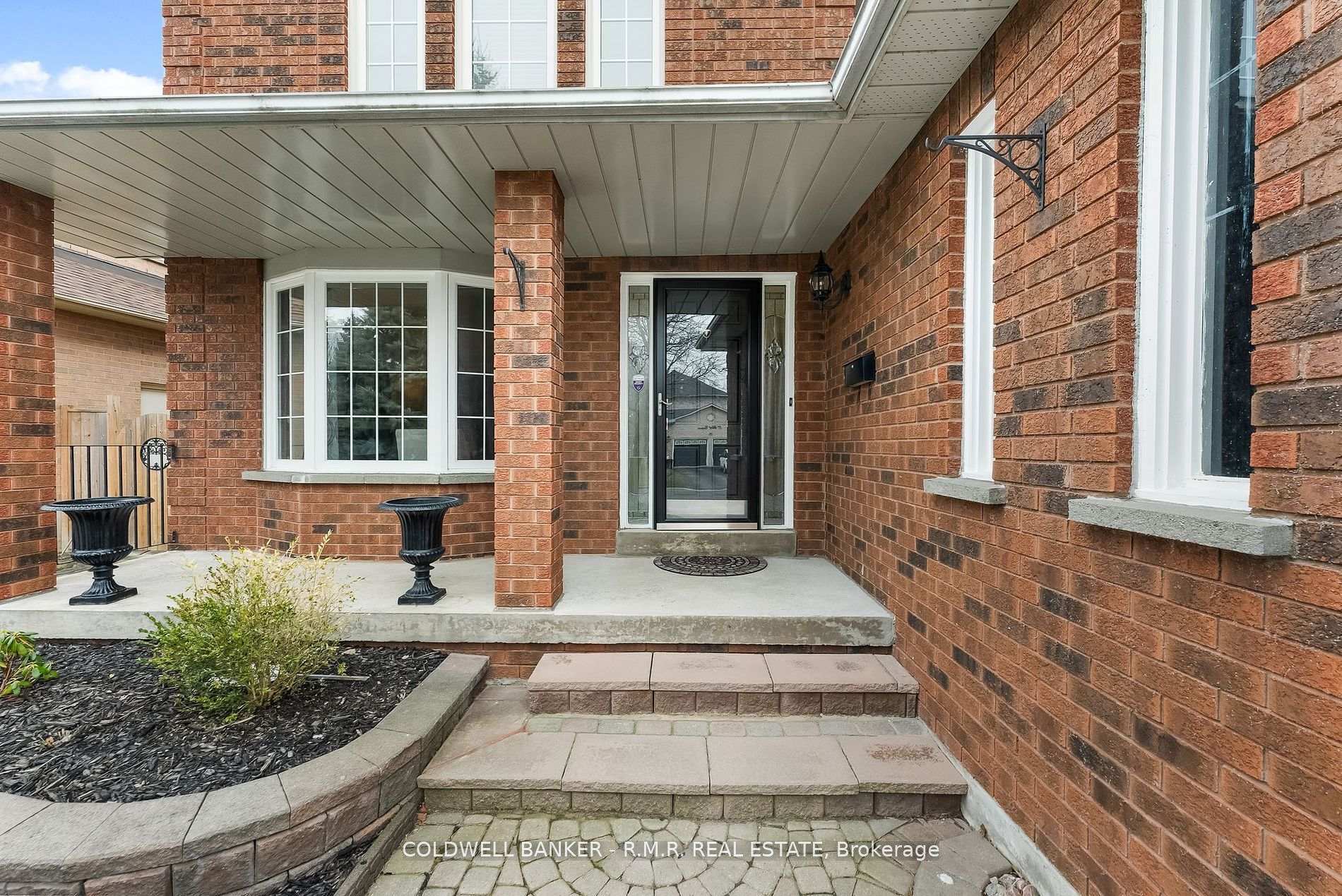 Property Photo:  36 Falstaff Crescent  ON L1R 1W3 