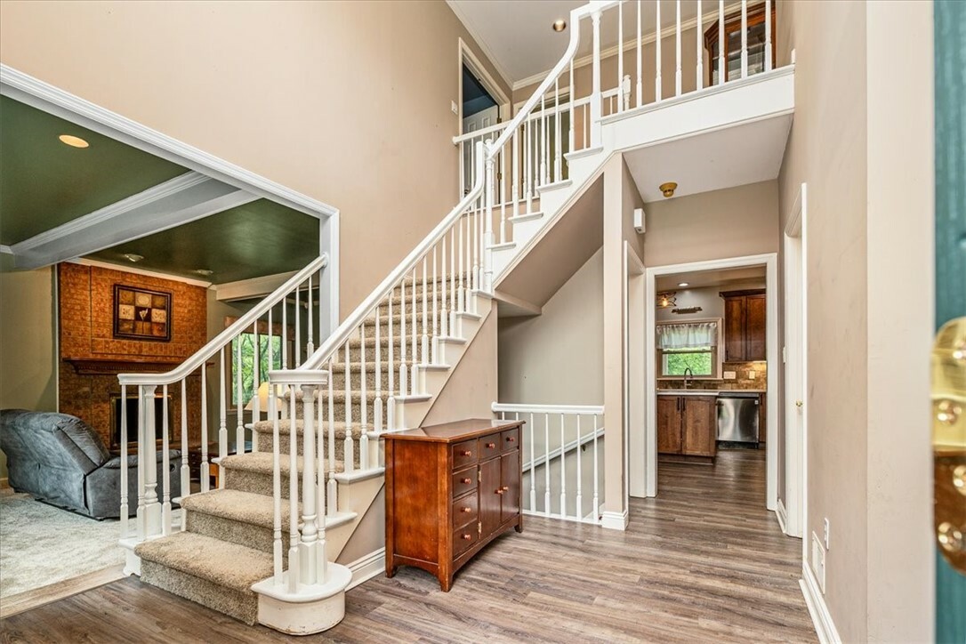 Property Photo: 106 Briar Hill Dr PA 16063