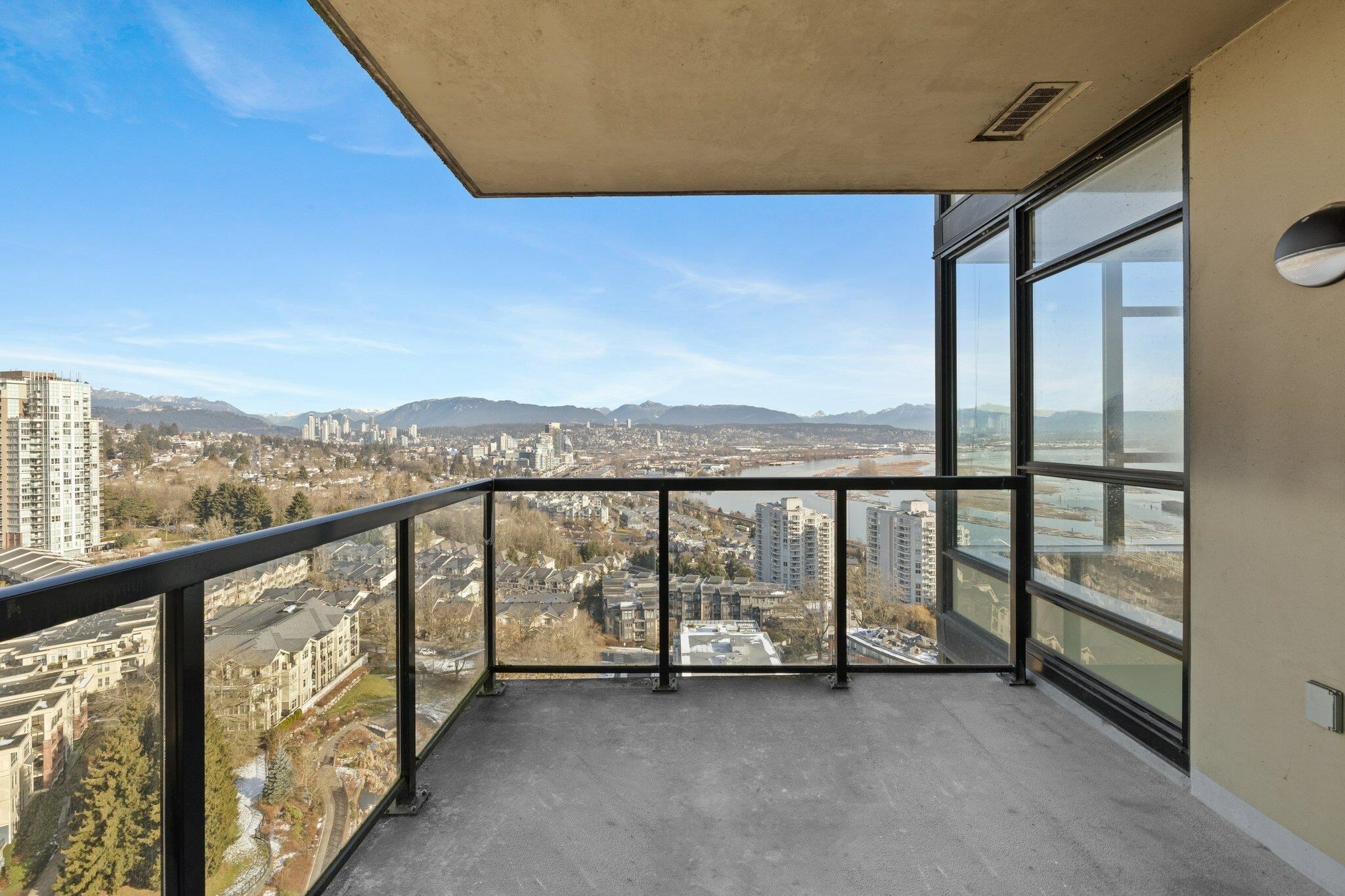 Property Photo: 15 E Royal Avenue 2203 BC V3L 0A9