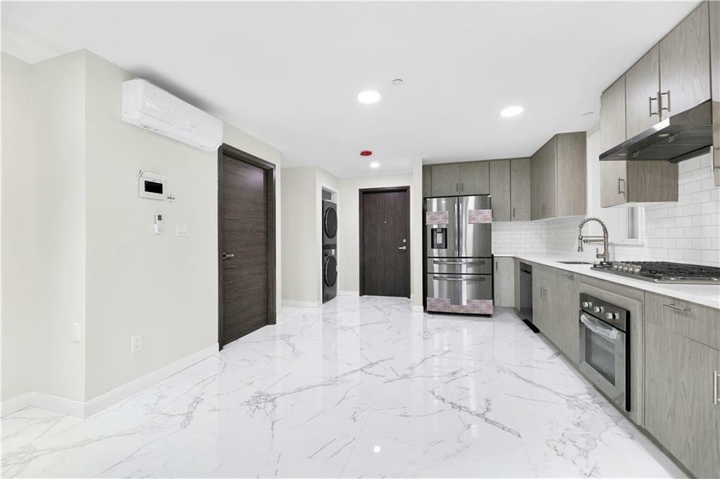 Property Photo: 1014 Banner Avenue 5A NY 11235