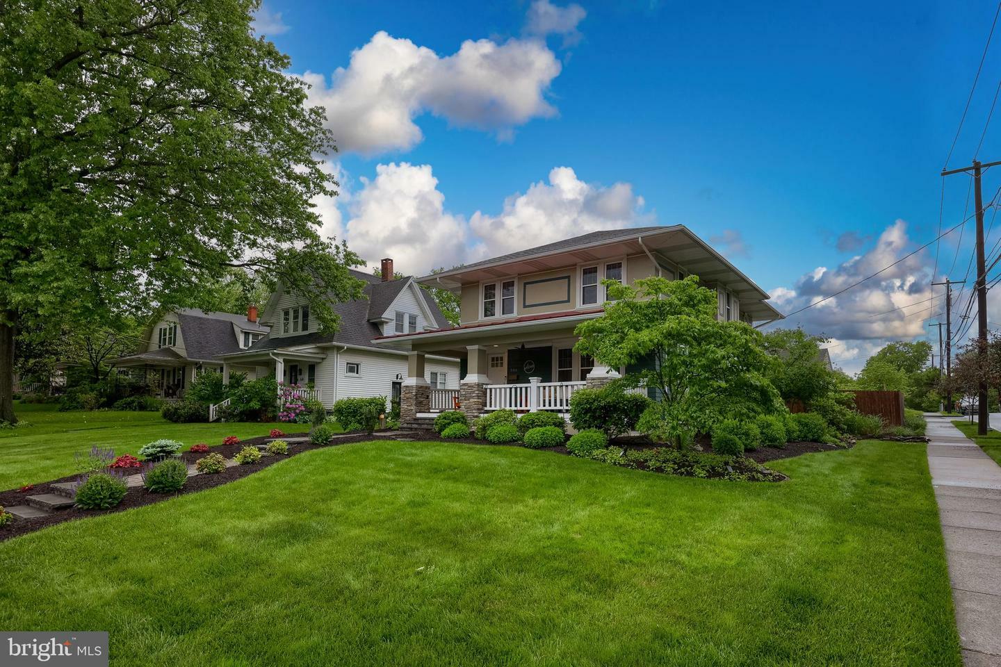 Property Photo:  304 Para Avenue  PA 17033 