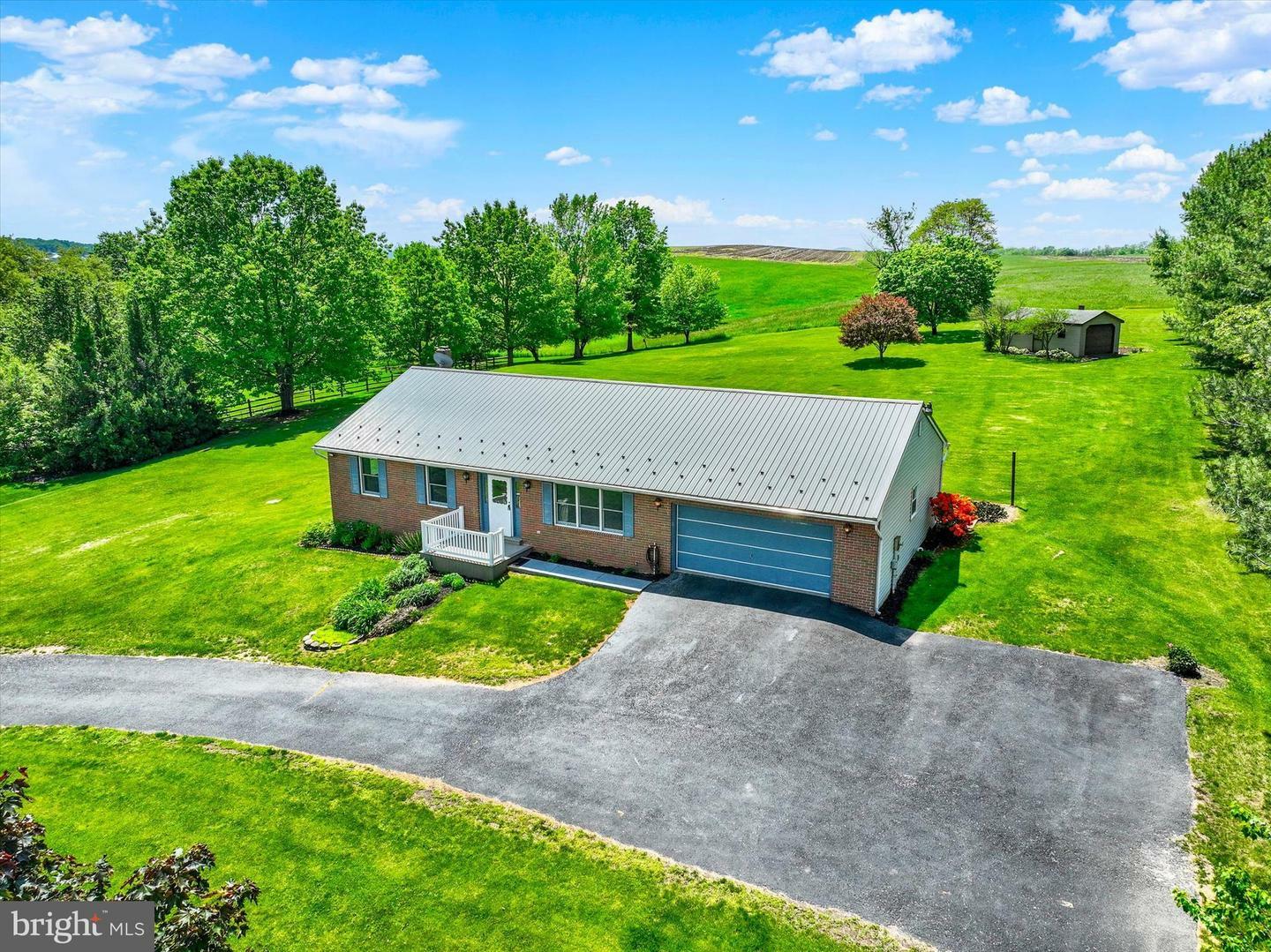 Property Photo: 9211 Carlisle Road PA 17365
