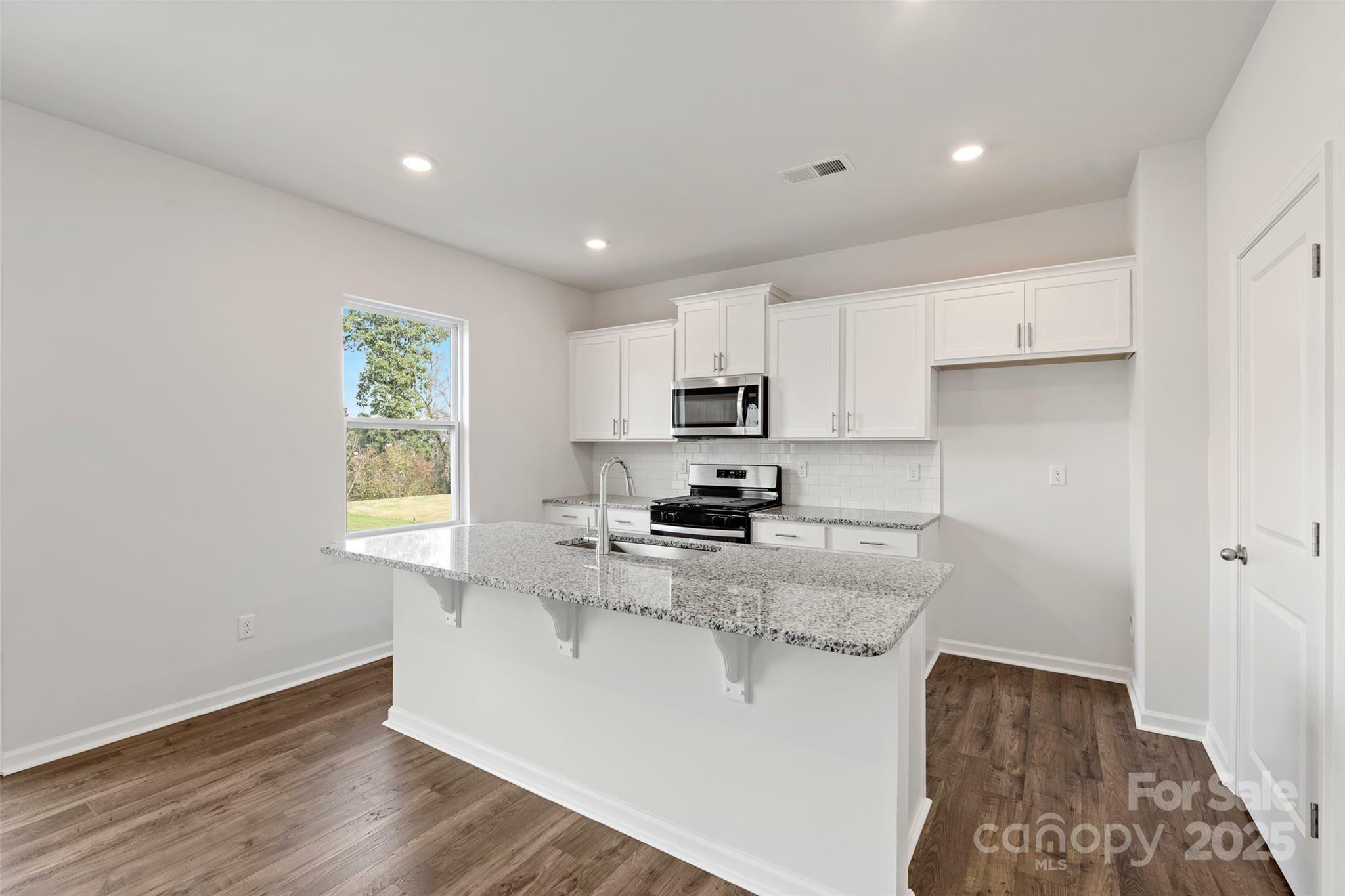 Property Photo: 568 Country Oak Drive NC 28804