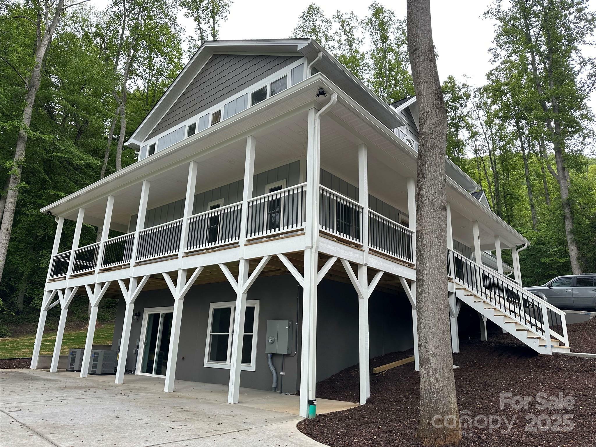 Property Photo: 68 Bamboo Trail NC 28715