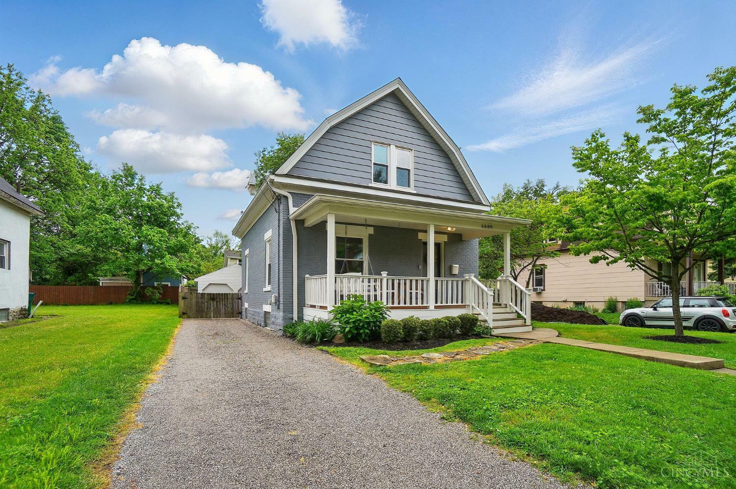 Property Photo: 6609 Buckingham Place OH 45227