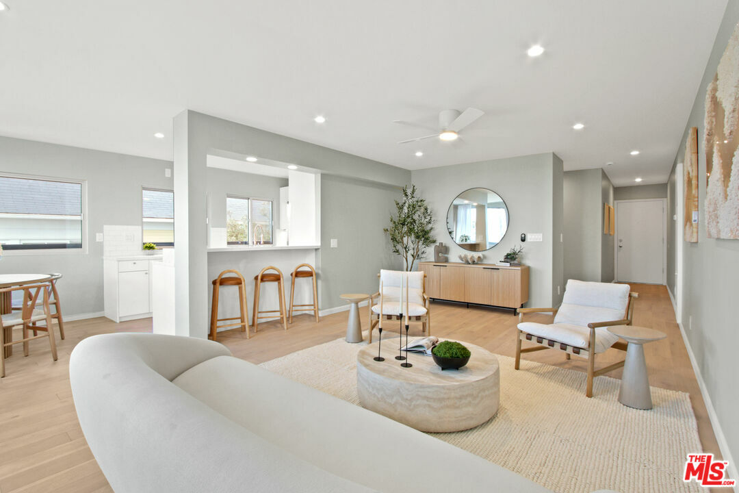 Property Photo: 2221 Ocean Ave CA 90405