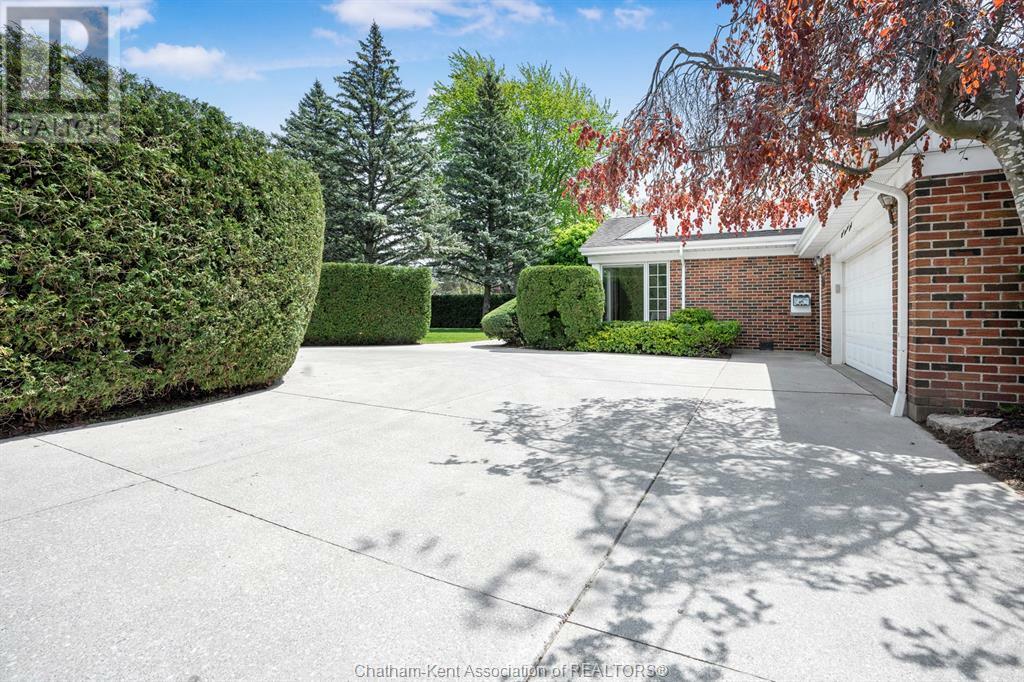 Property Photo: 860 Charing Cross Road ON N7M 5H2