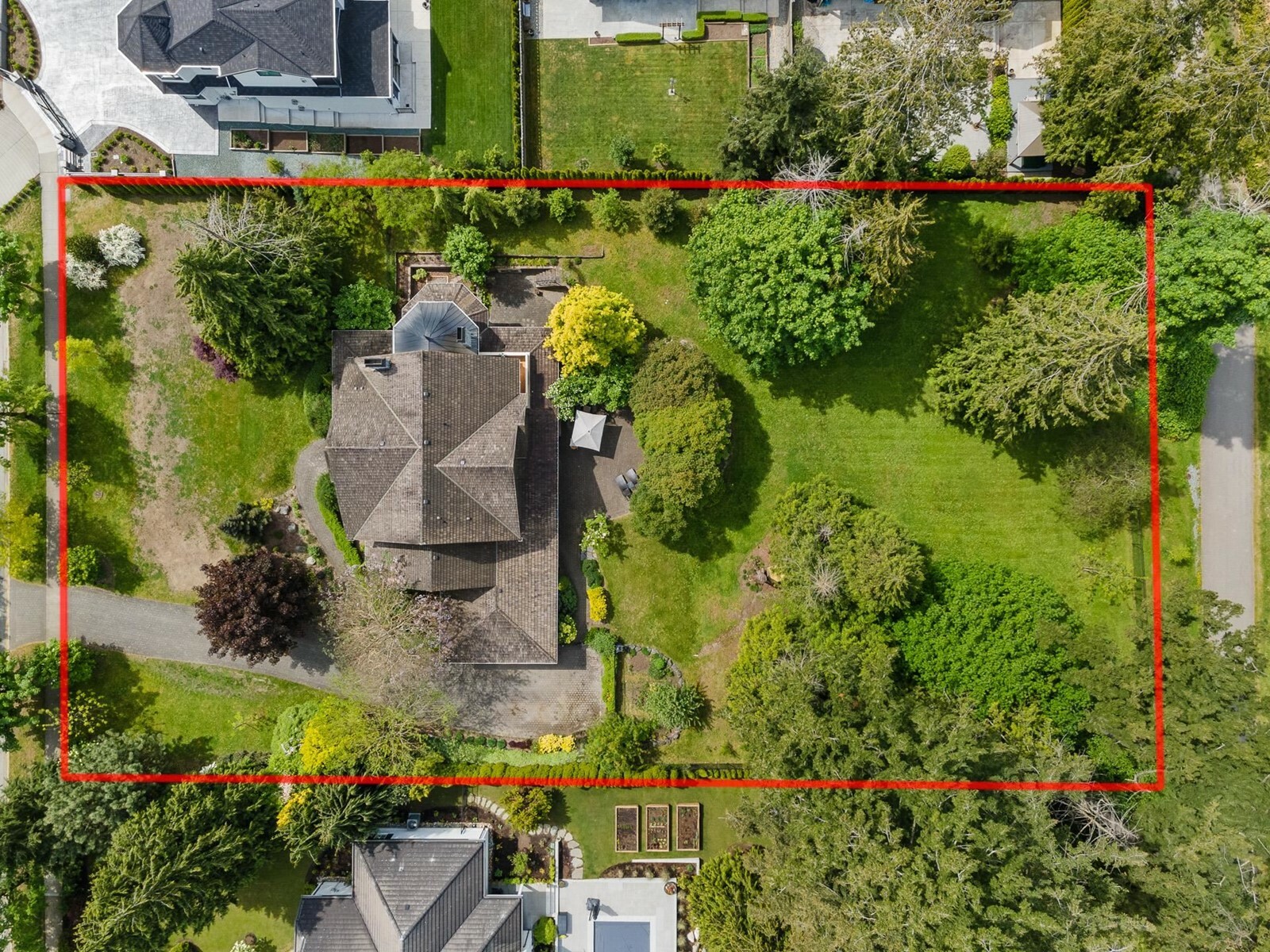 Property Photo: 16211 29 BC V3Z 9X4