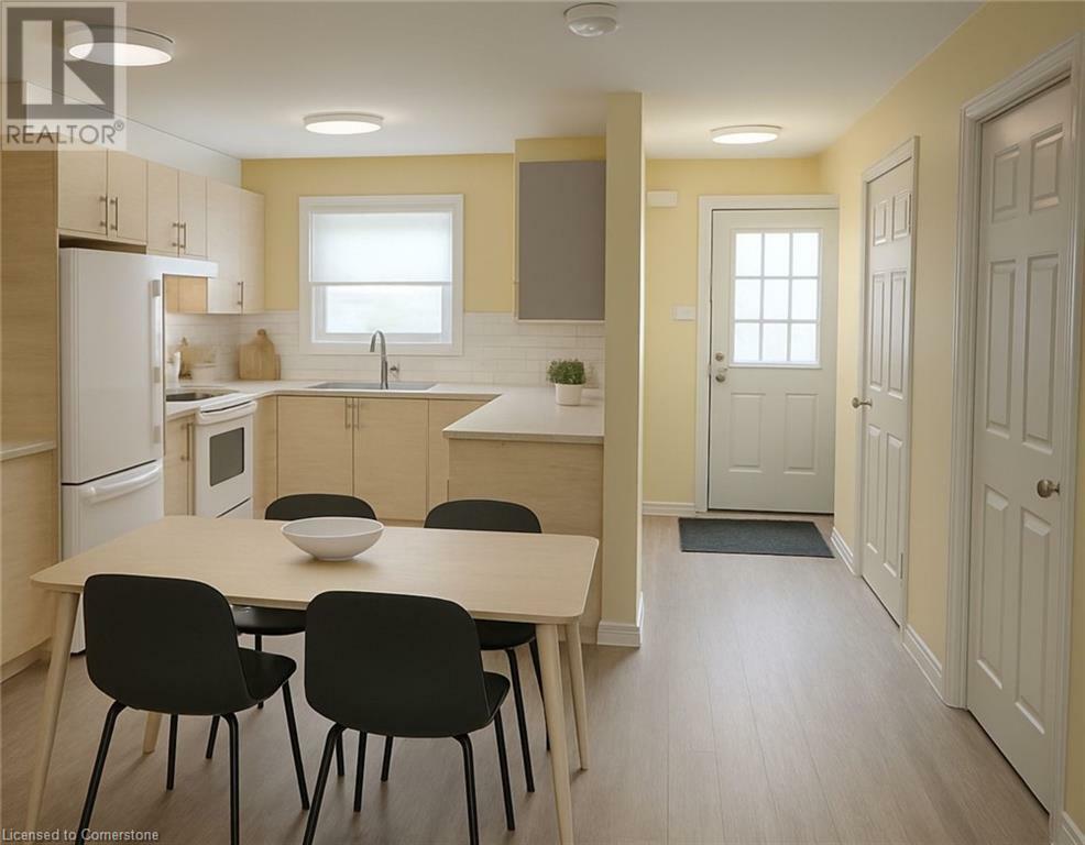 Photo de la propriété: 160 Westcourt Place ON N2L 2R7