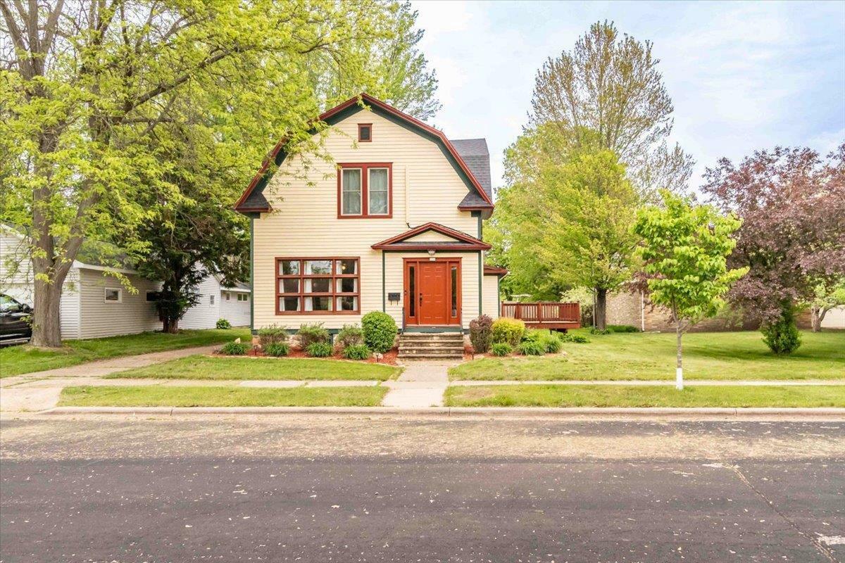Property Photo: 330 1st Street WI 54469