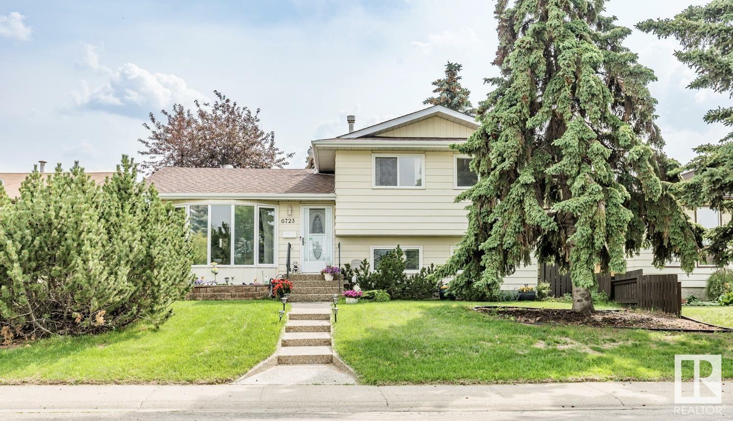 6723 40 Avenue NW  Edmonton AB T6K 1R9 photo