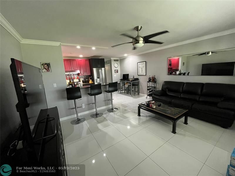 Property Photo:  2455 NE 51st St E103  FL 33308 