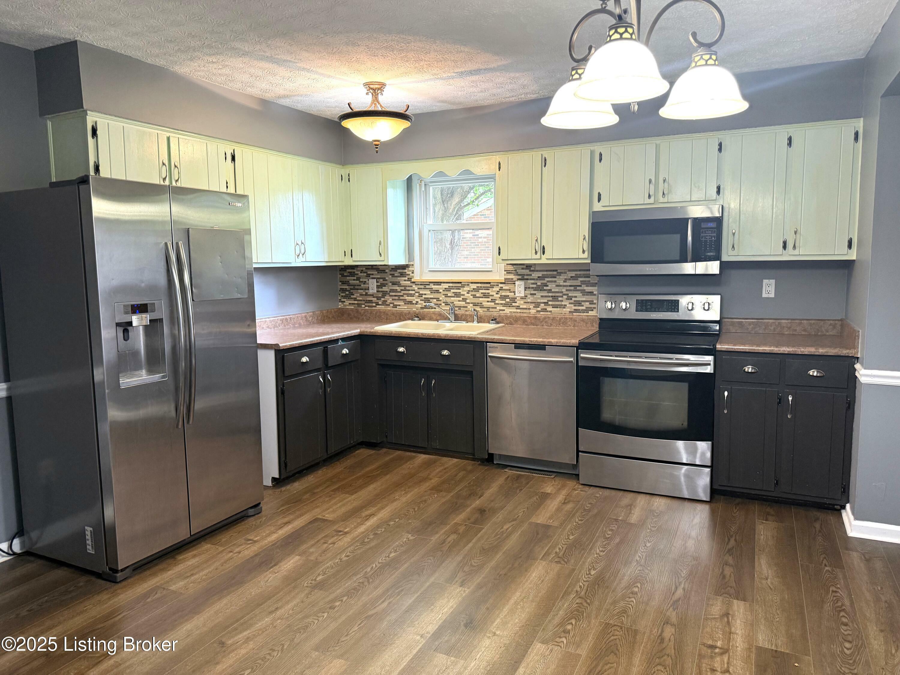 Property Photo: 506 Savannah Ave KY 42701