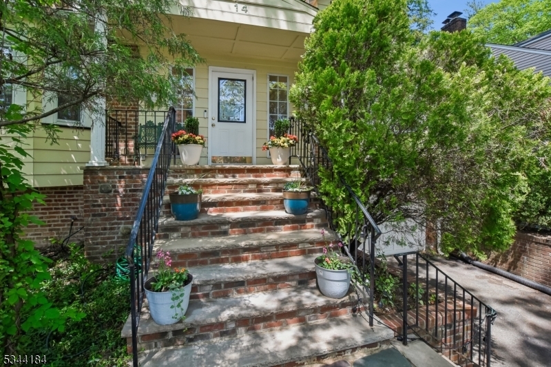 Property Photo: 14 Crossbrook Rd NJ 07039