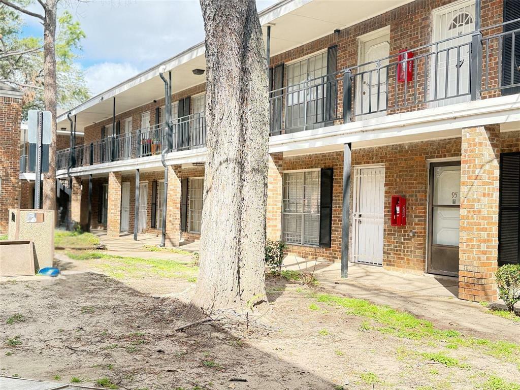 Property Photo: 6405 Westward Street 96 TX 77081