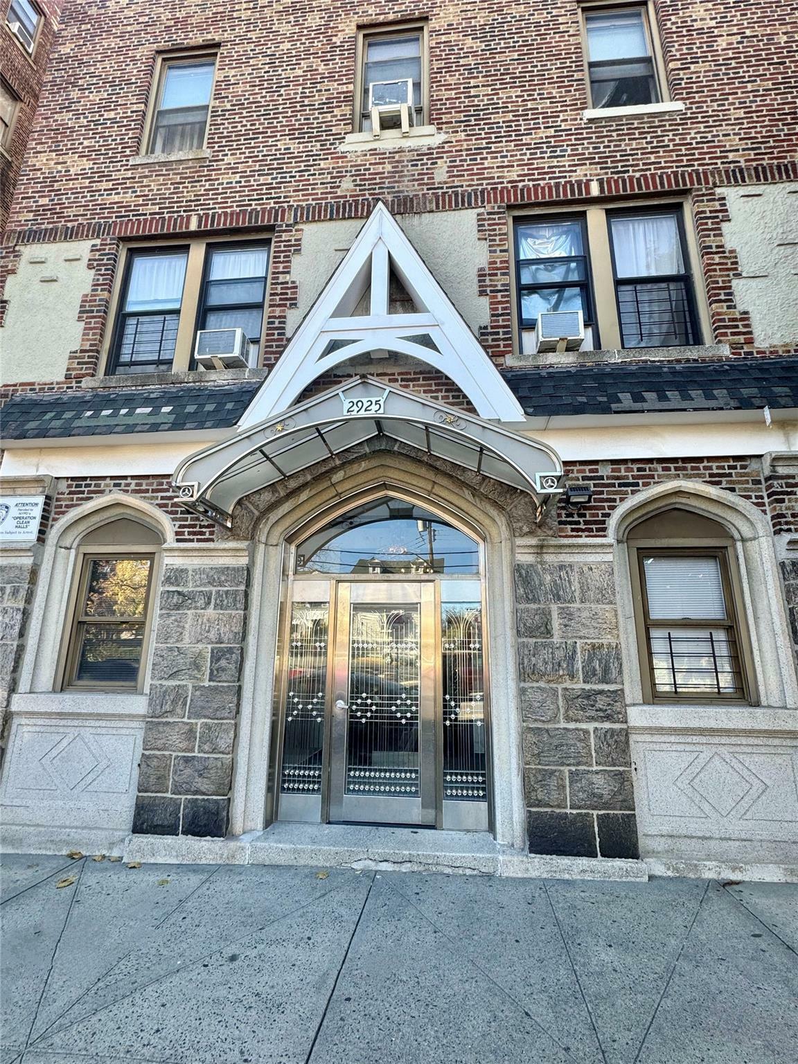 Property Photo: 2925 Matthews Avenue 2H NY 10467