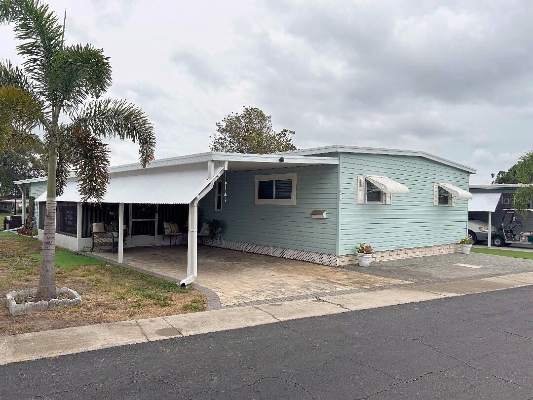 Property Photo: 41 Sabal Palm Drive FL 33770