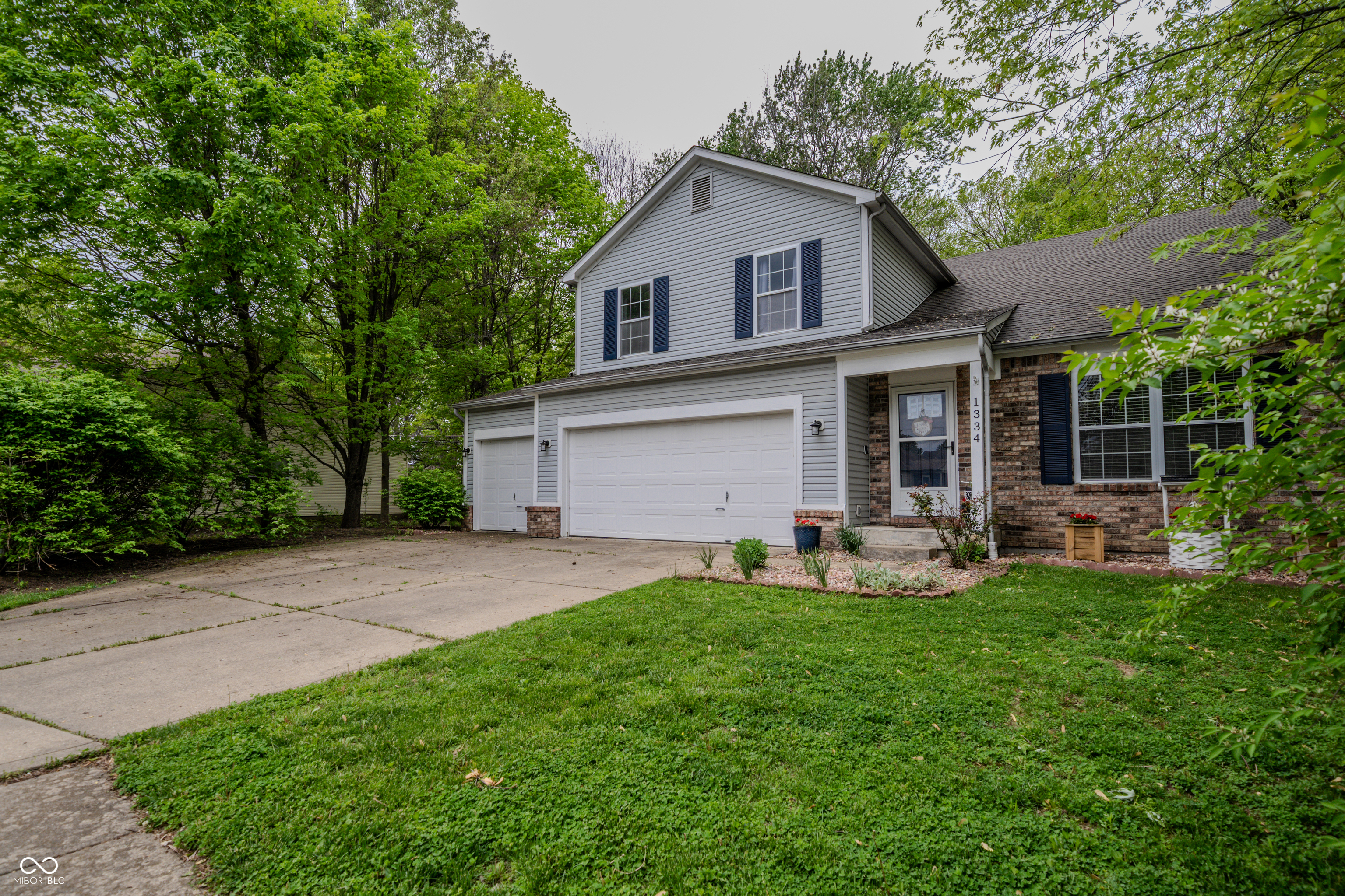 Property Photo: 1334 Legacy Court IN 46234