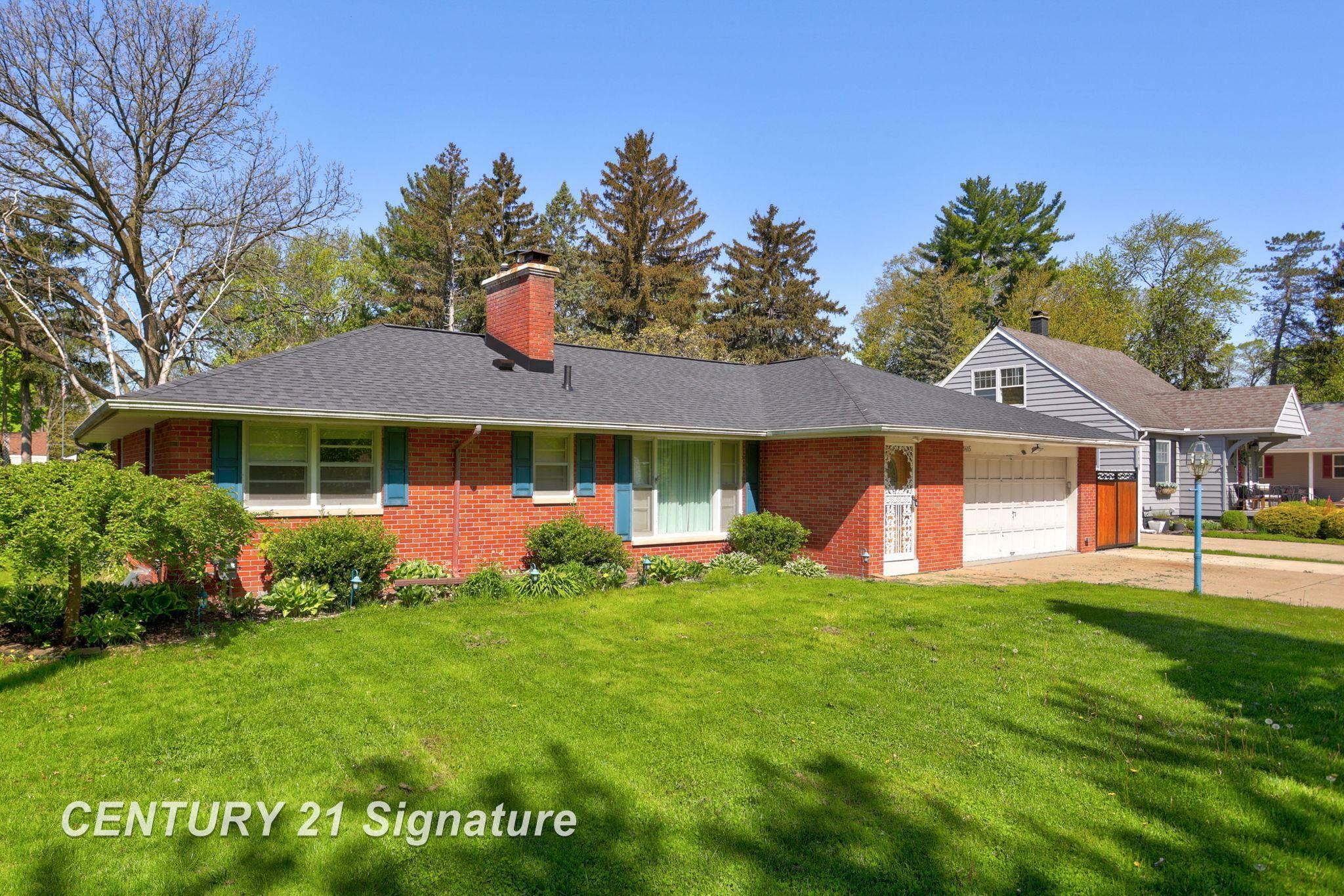Property Photo:  1415 Coolidge Avenue  MI 48638 