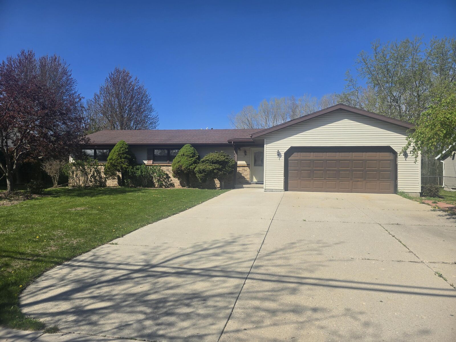 Property Photo:  3914 Menasha Ave  WI 54220