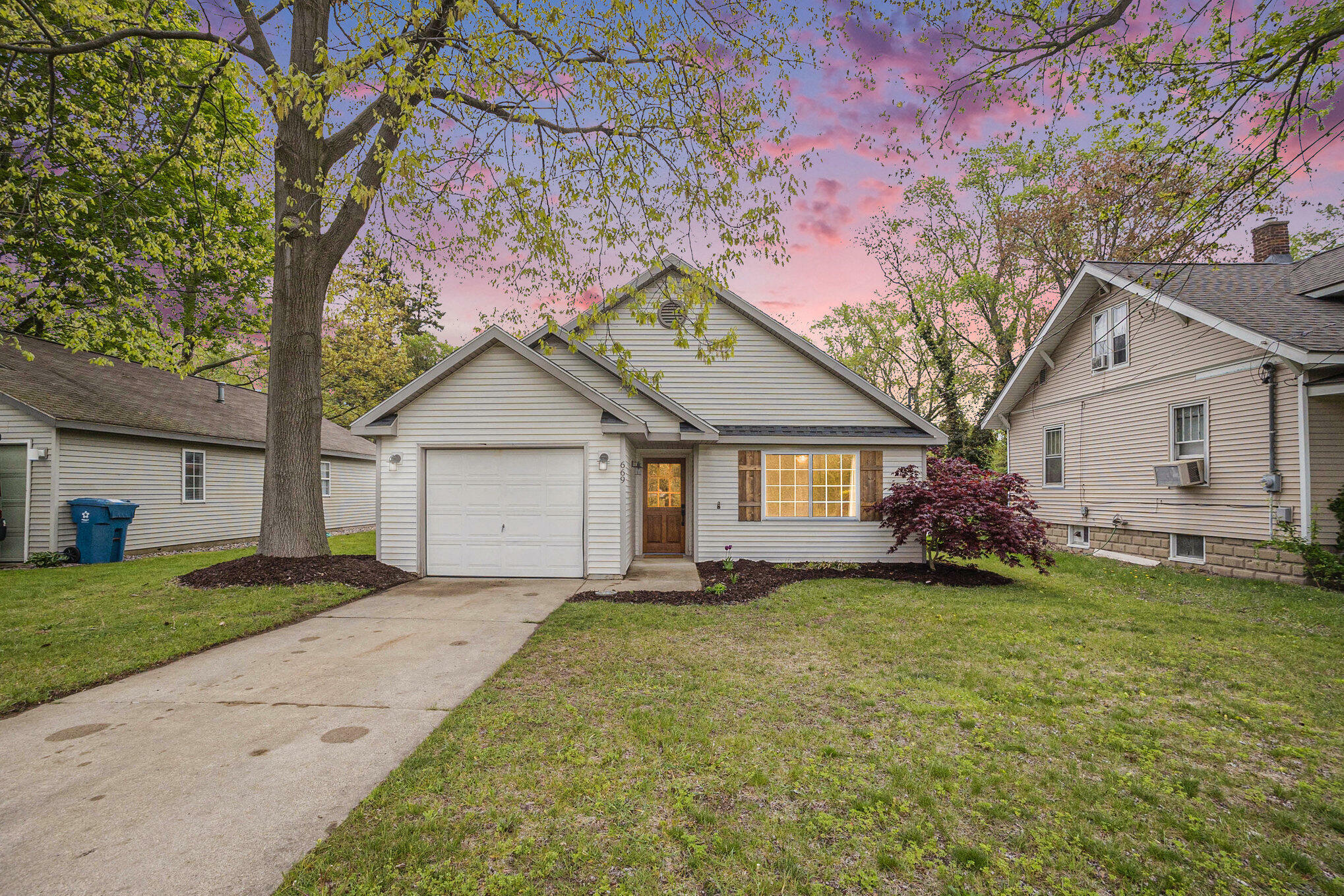 Property Photo: 669 S 160th Avenue MI 49423