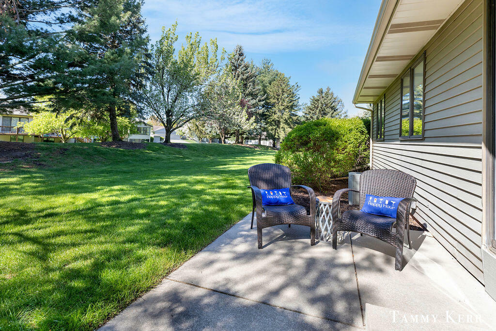 Property Photo: 940 Laketown Drive MI 49423