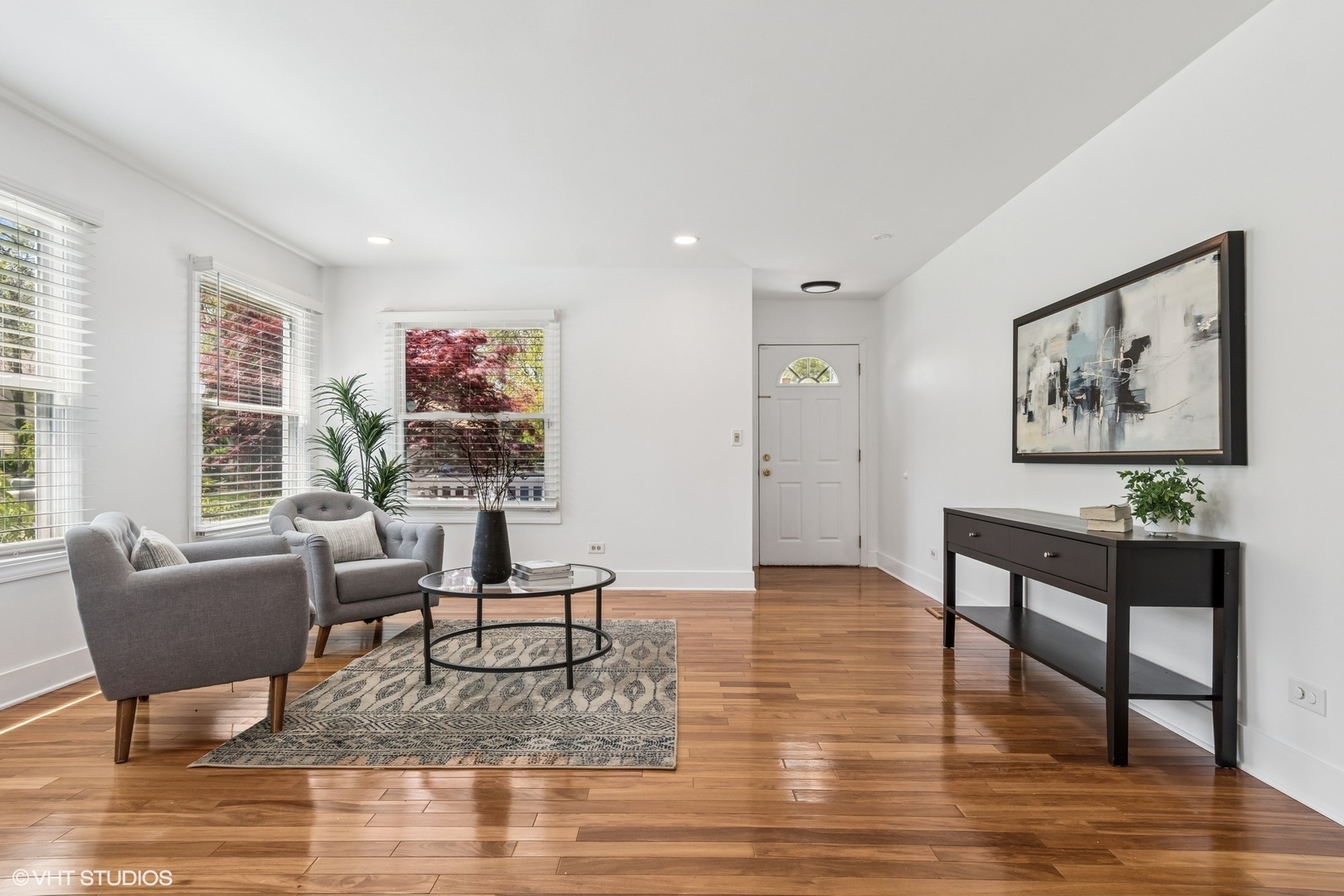 Property Photo: 1912 Seton Hall Drive IL 60565