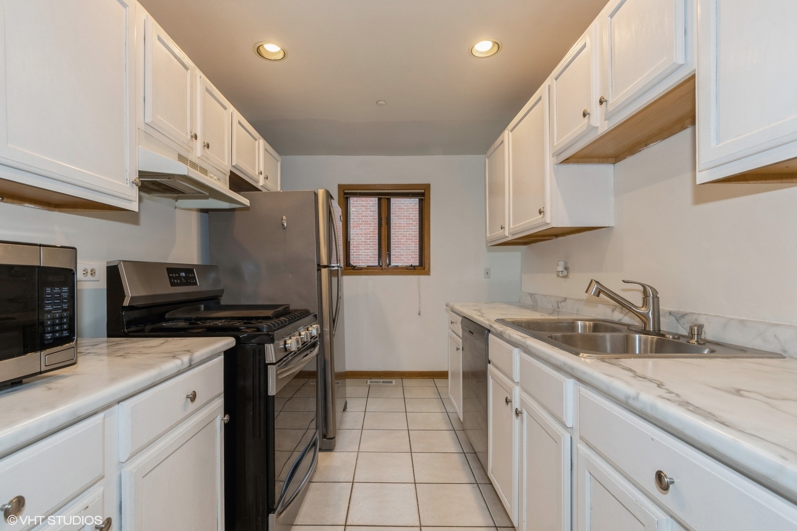 Property Photo: 557 Skokie Avenue IL 60035