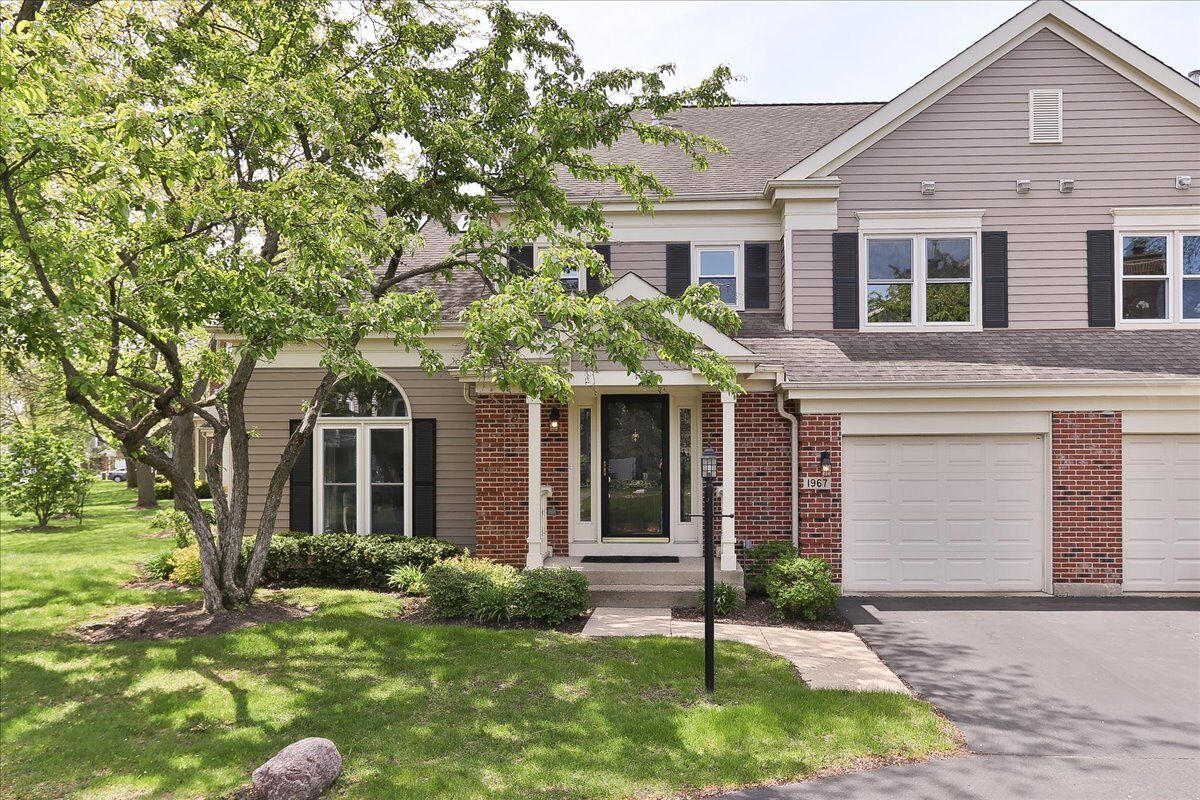 Property Photo: 1967 N Charter Point Drive IL 60004