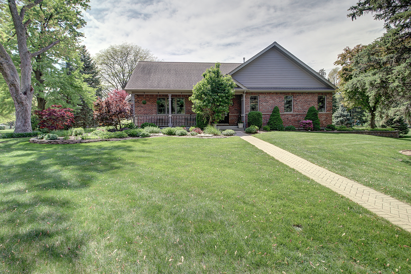 Property Photo: 2601 Commonwealth Avenue IL 60435