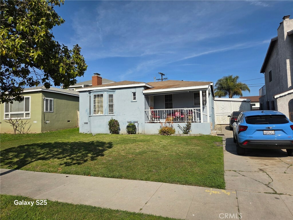 Property Photo:  10404 S Gramercy Place  CA 90047 