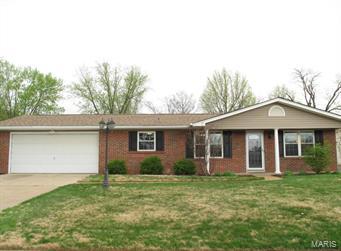 905 Silverstone Drive  St Charles MO 63303 photo