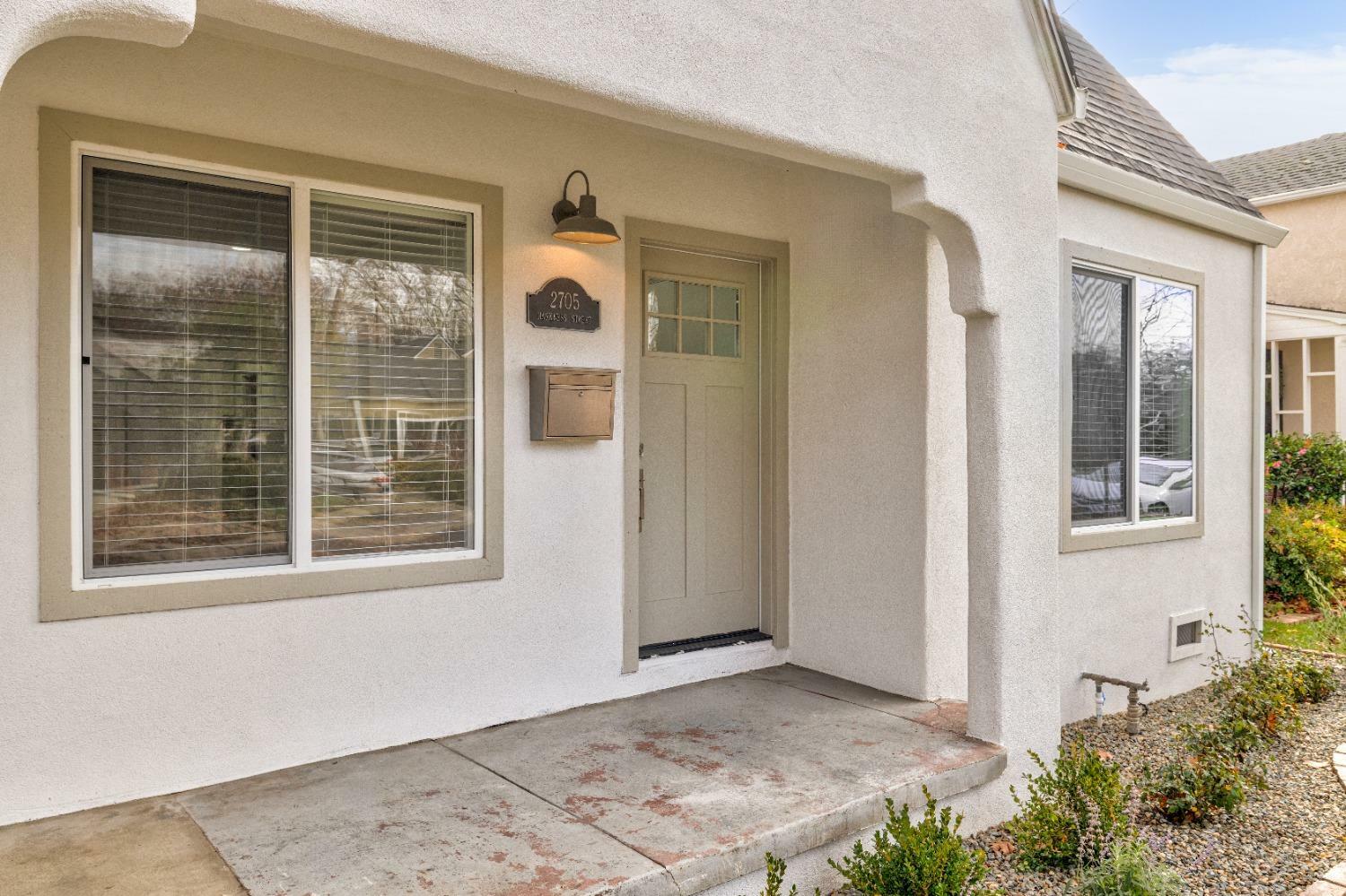 Property Photo:  2705 Harkness Street  CA 95818 