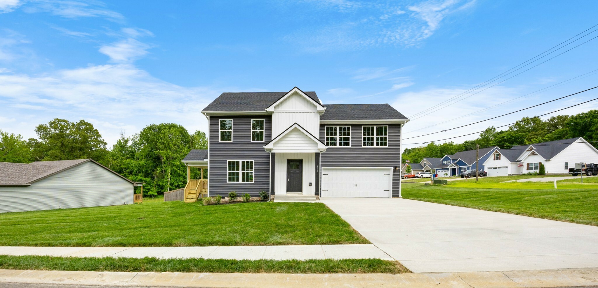 Property Photo: 201 Wade Hampton Ln TN 37040