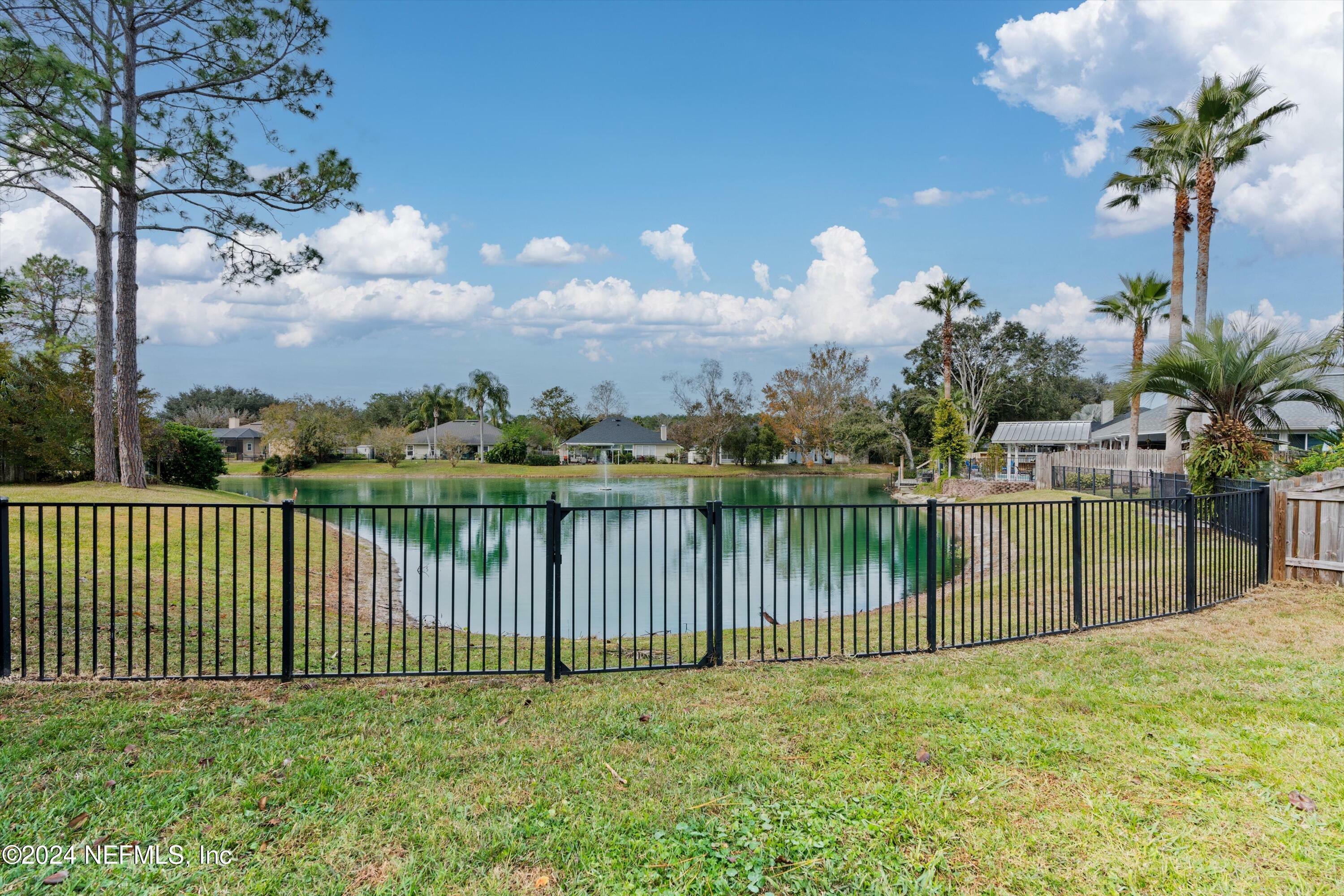 Property Photo: 12082 Brandon Lake Drive FL 32258