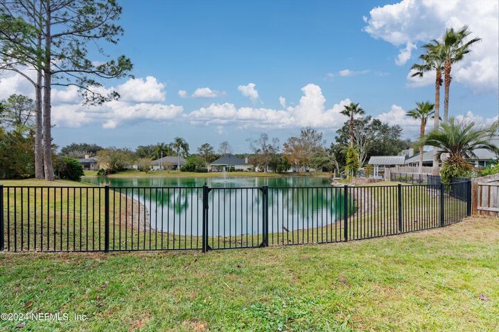 Property Photo:  12082 Brandon Lake Drive  FL 32258 