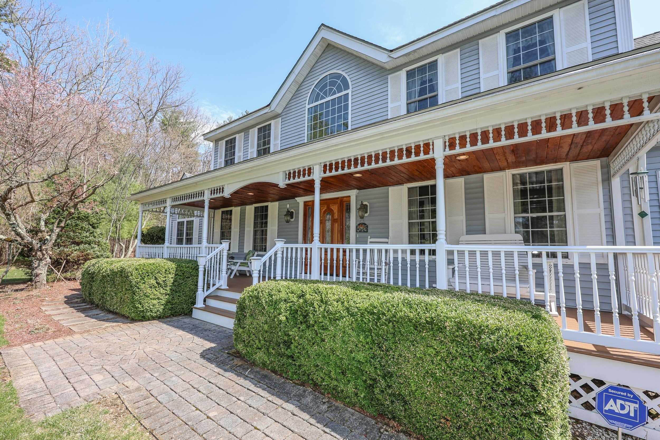 Property Photo: 3 Hidden Meadow Drive NH 03053