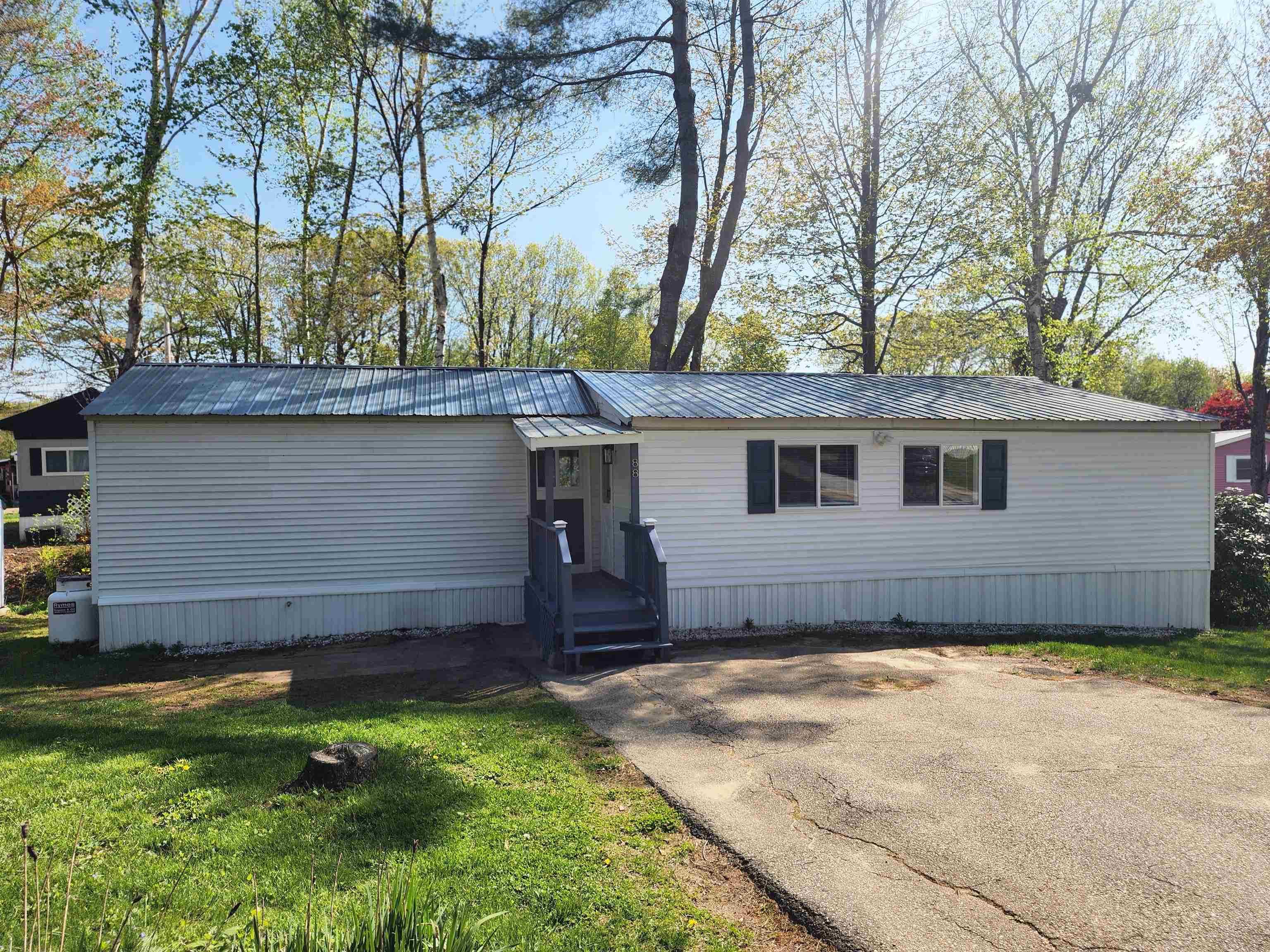 Property Photo: 9 Sargent Place NH 03249