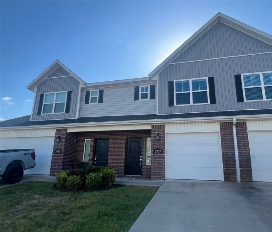 Property Photo: 2757 W Kilimanjaro Way AR 72758