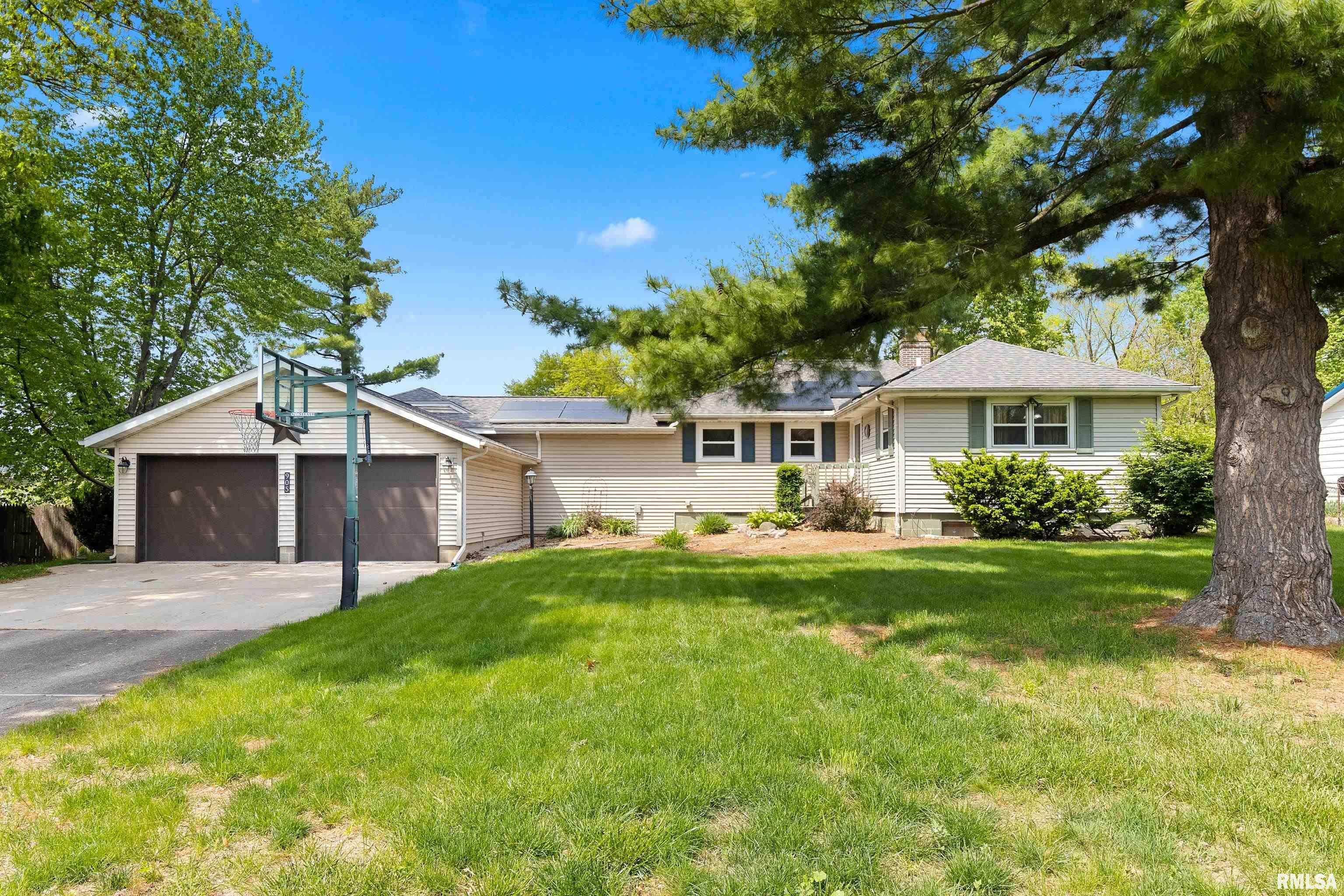 Property Photo: 905 W Wilshire Drive IL 61614