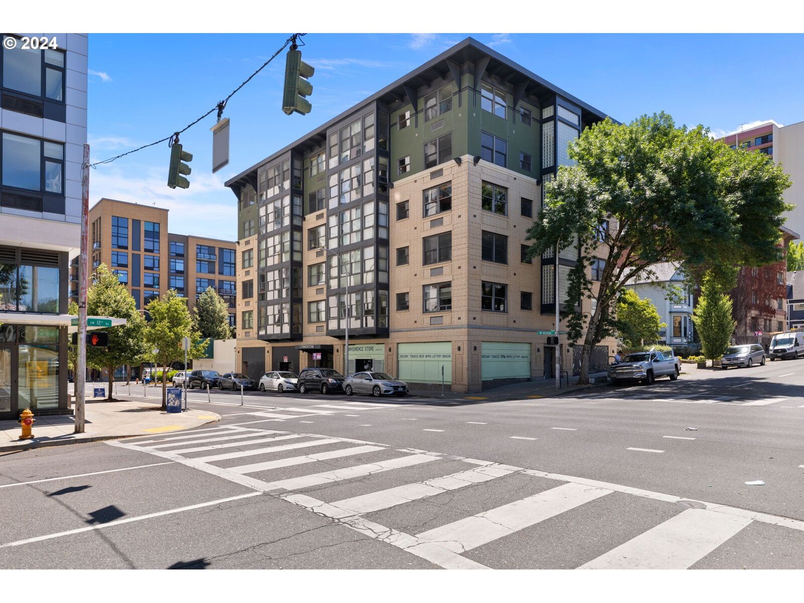 Property Photo: 1134 SW Jefferson St 204 OR 97201