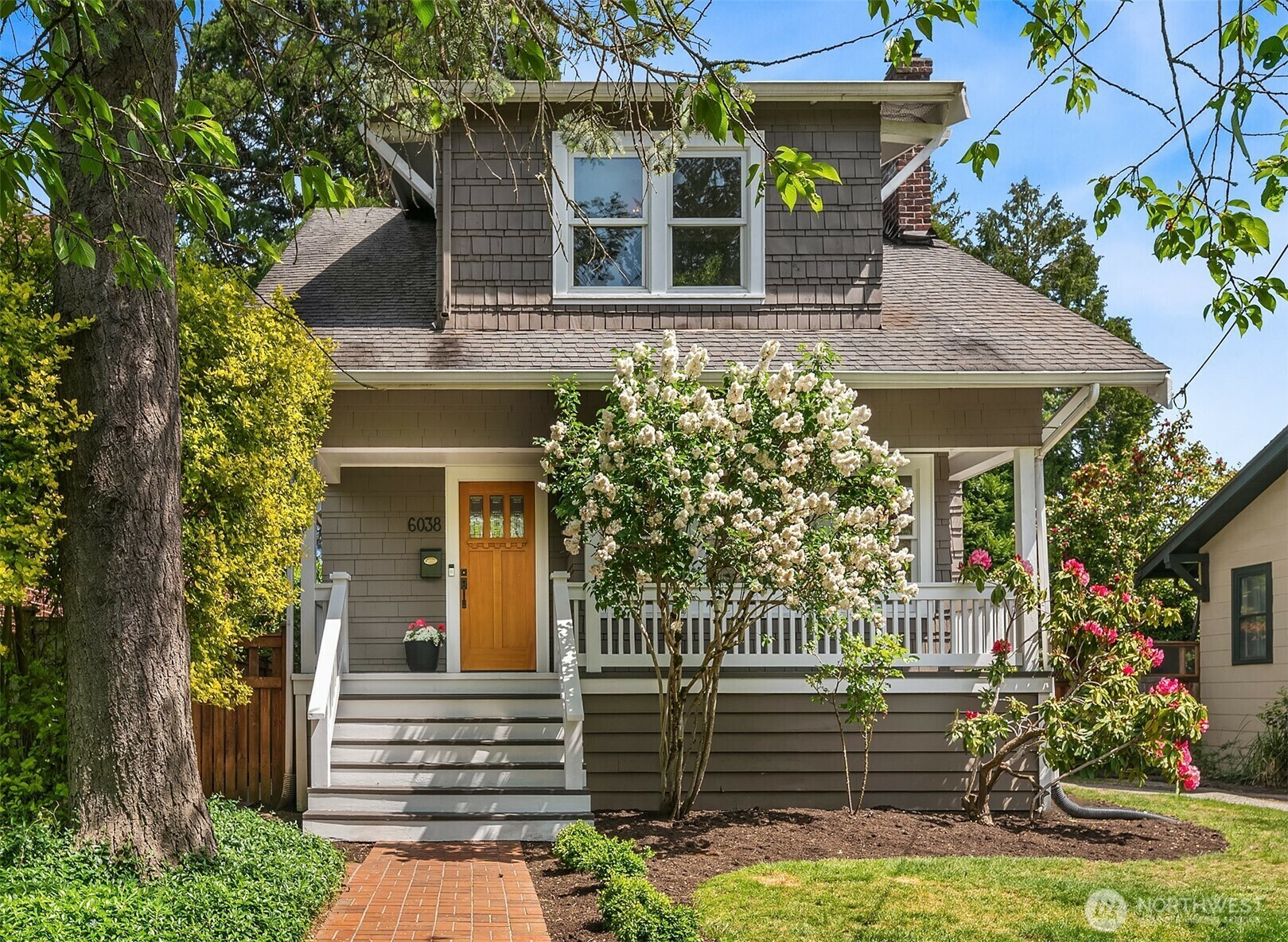Property Photo: 6038 34th Avenue NE WA 98115