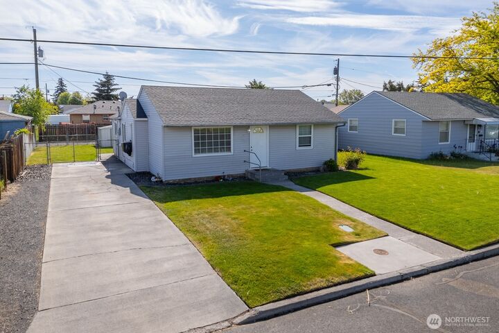 160  D Street SE  Ephrata WA 98823 photo