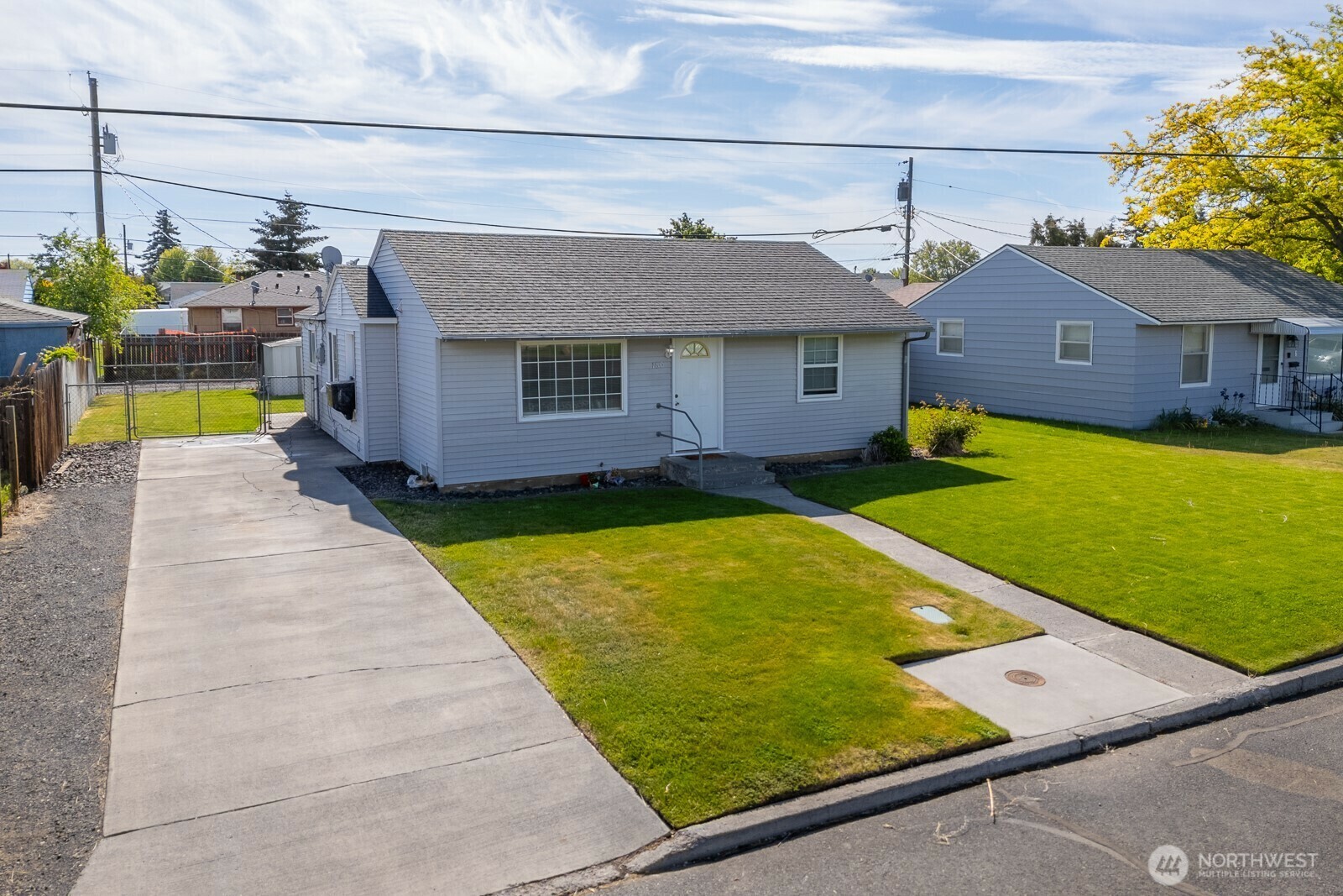 Property Photo: 160 D Street SE WA 98823